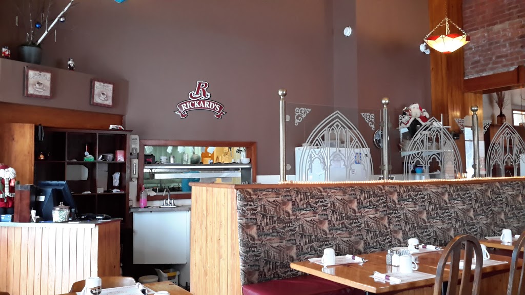 Restaurant La Vieille Gare de Richmond | 739 Rue Principale Nord, Richmond, QC J0B 2H0, Canada | Phone: (819) 826-6655