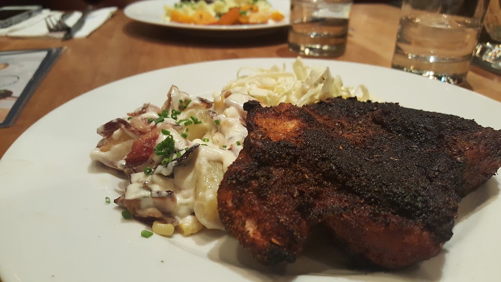 Earls Kitchen + Bar | 10 McKenney Ave Unit 300, St. Albert, AB T8N 5S8, Canada | Phone: (780) 459-5200