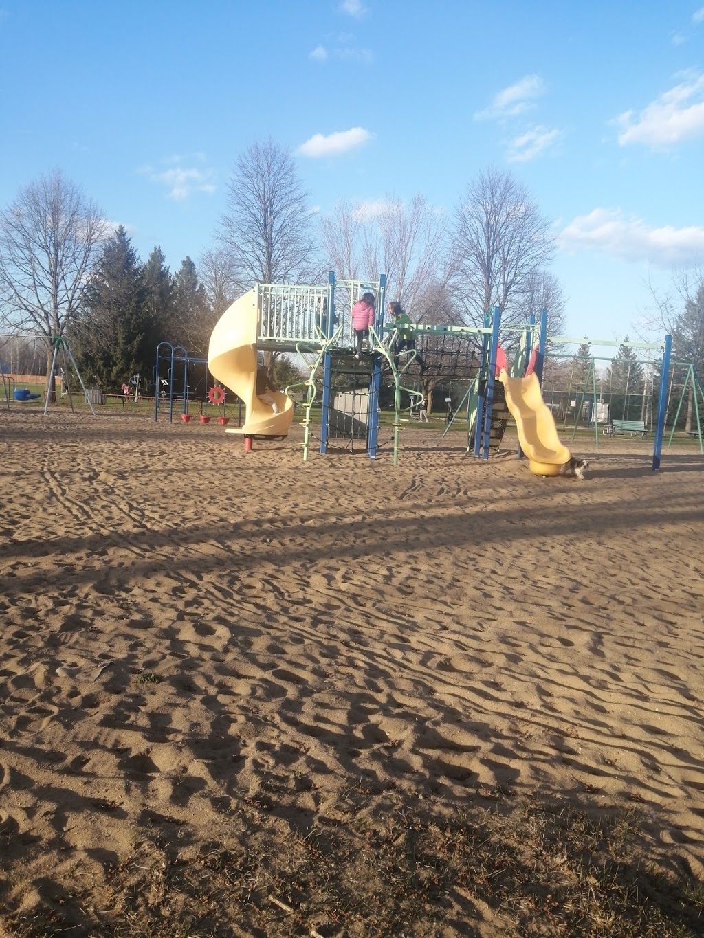 St-Louis-De-France Ctr-Loisirs | 671 Rue des Loisirs, Trois-Rivières, QC G8W 1E2, Canada | Phone: (819) 376-0654