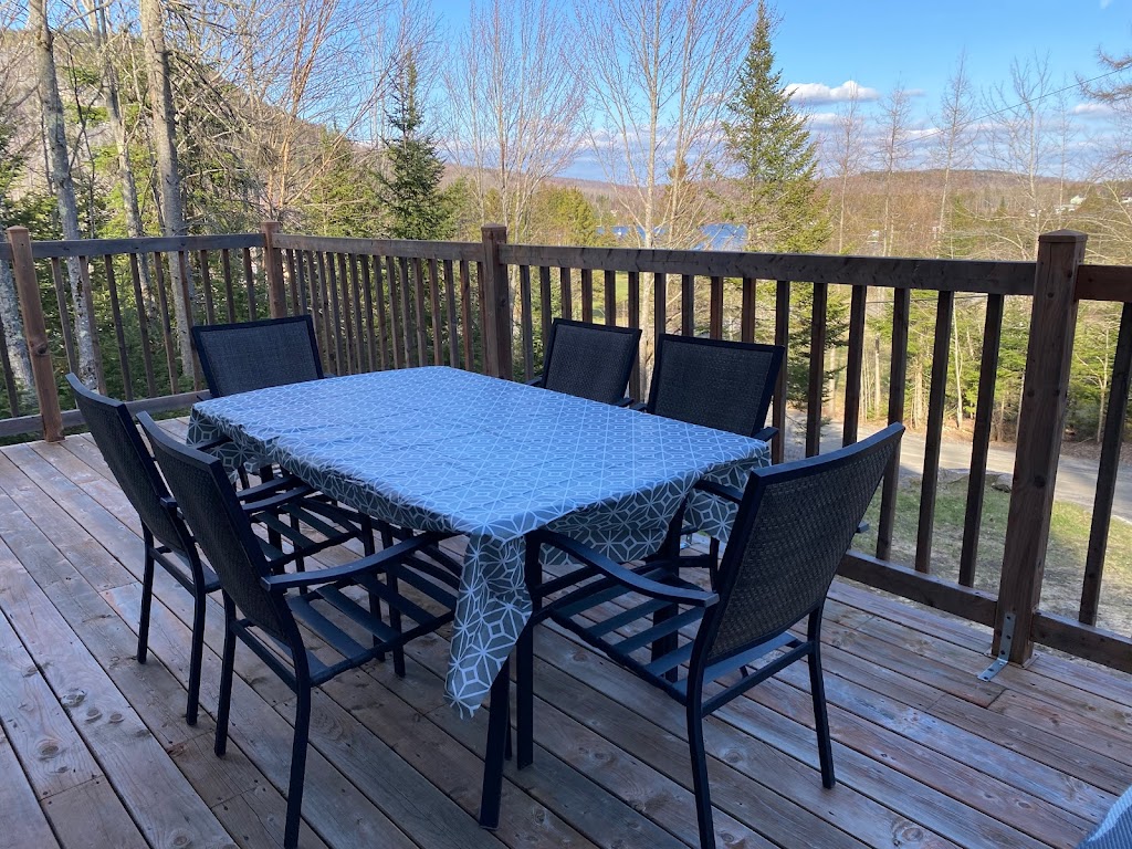 Chalet - Vue du Lac | Chem. de la Vue du Lac, Coaticook, QC J1A 2S4, Canada | Phone: (514) 894-0901