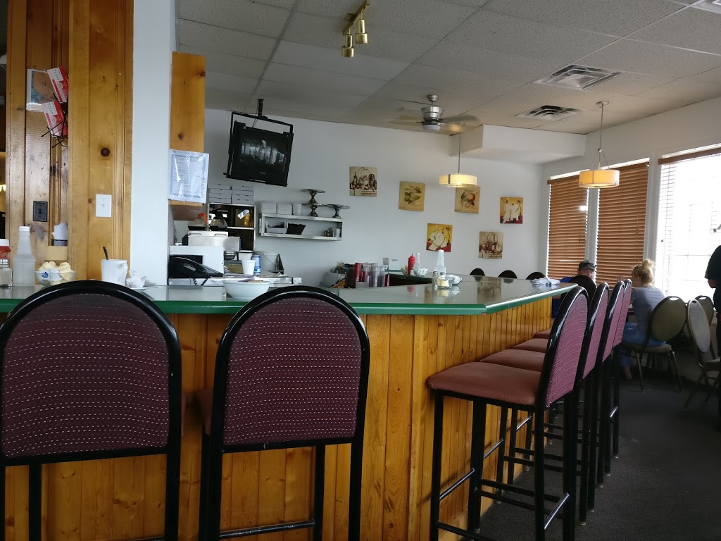 Gourmet Restaurant | 10511 ON-7, Carleton Place, ON K7C 0C4, Canada | Phone: (613) 257-2887