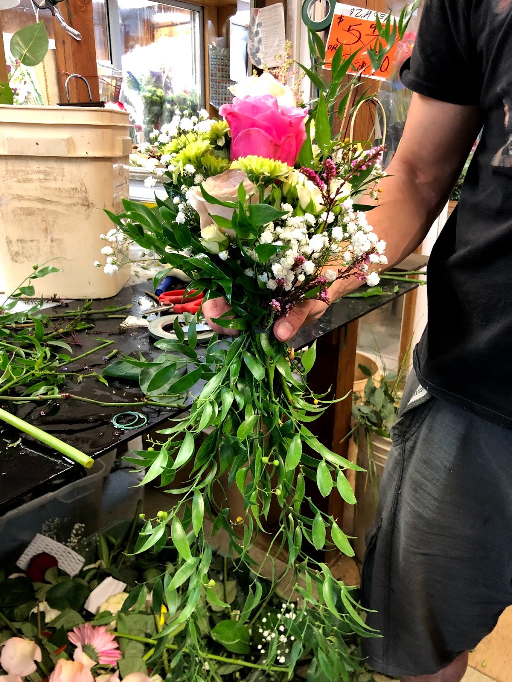 Vancouver wedding car decoration | 535 E 54th Ave, Vancouver, BC V5X 1L5, Canada | Phone: (604) 825-4849