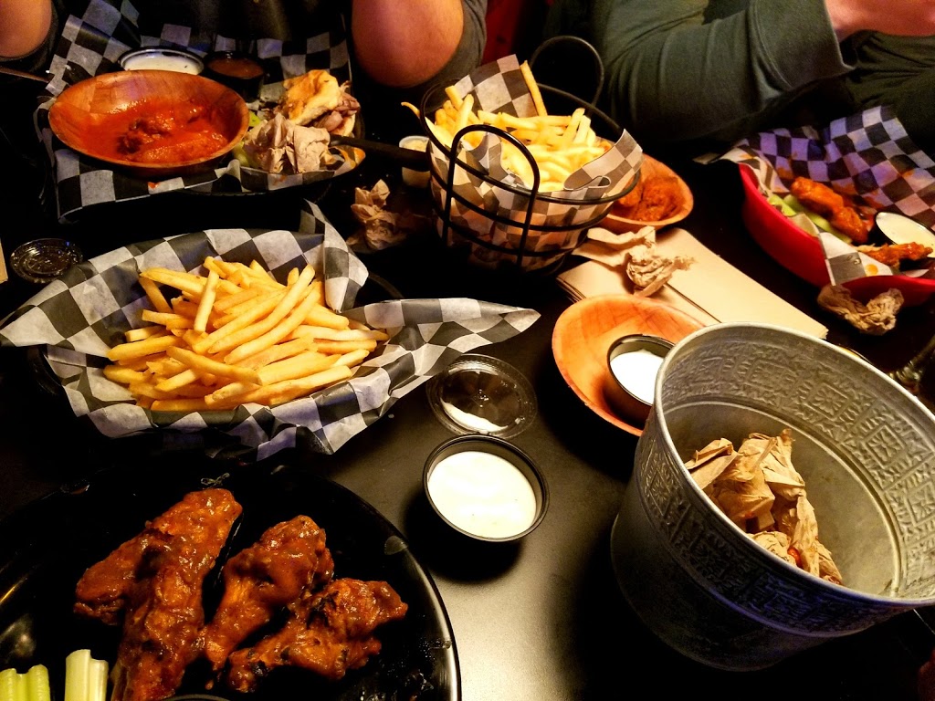 Duffs Famous Wings | 3090 Orchard Park Rd, Buffalo, NY 14224, USA | Phone: (716) 674-7212