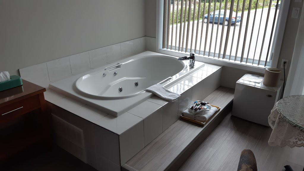 Hotel Bromont | 125 Boulevard de Bromont, Bromont, QC J2L 2K7, Canada | Phone: (450) 534-3790