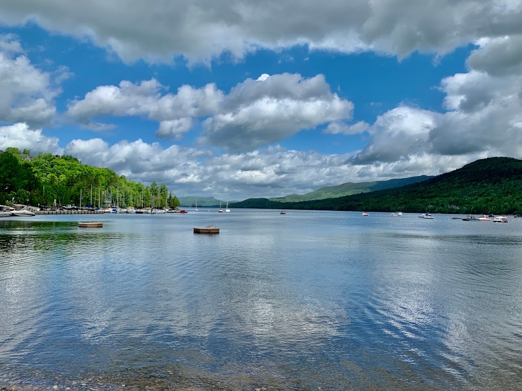 Auberge Le Lupin B&B | 127 Rue Pinoteau, Mont-Tremblant, QC J8E 1G2, Canada | Phone: (819) 425-5474
