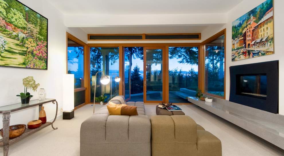 Kris Lazaruk PREC* Real Estate Agent - Bellevue Realty Group | 2479 Bellevue Ave, West Vancouver, BC V7V 1E1, Canada | Phone: (778) 960-5572