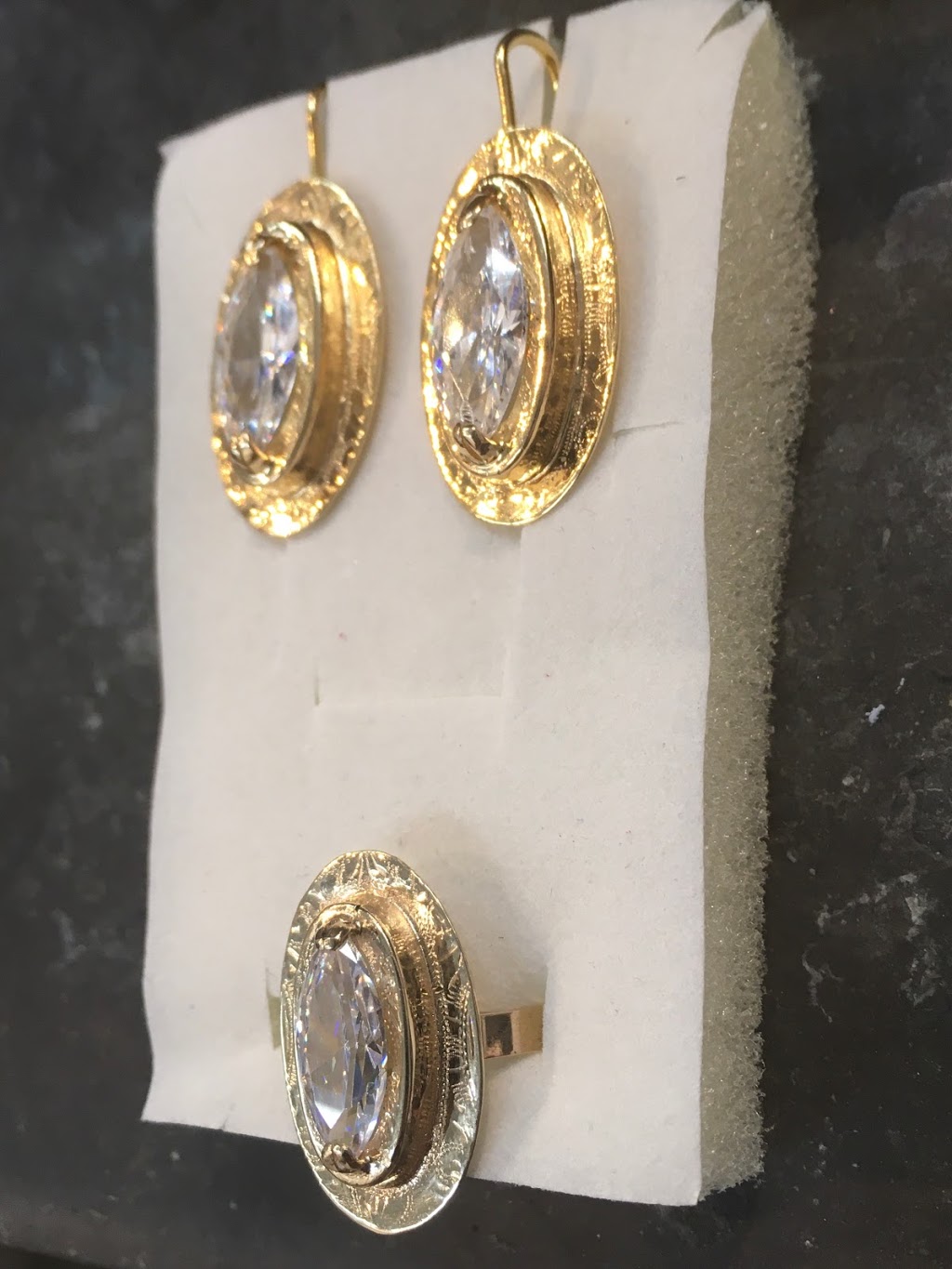 Sister Repair Jewellery | 1921 Eglinton Ave E, Scarborough, ON M1L 2L6, Canada | Phone: (647) 839-8528