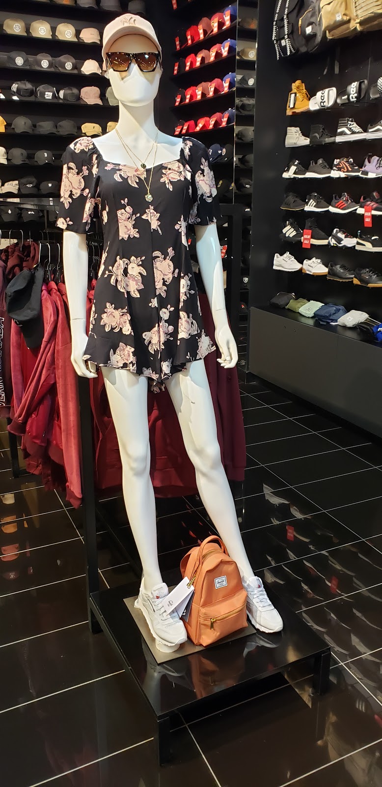 WLKN | 17600 Yonge St, Newmarket, ON L3Y 4Z1, Canada | Phone: (905) 836-8989