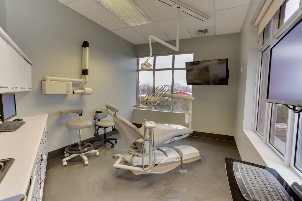 Clinique Dentaire du Carrefour de Blainville inc. | 1340 Boulevard Curé-Labelle suite 202, Blainville, QC J7C 2P2, Canada | Phone: (450) 437-3368