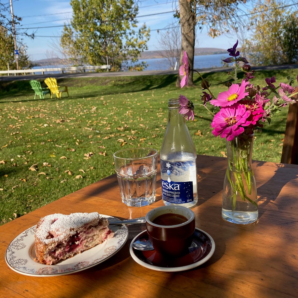 Norah Café de lAnse | 132 Chem. de lAnse, Vaudreuil-Dorion, QC J7V 8P3, Canada | Phone: (438) 406-3236