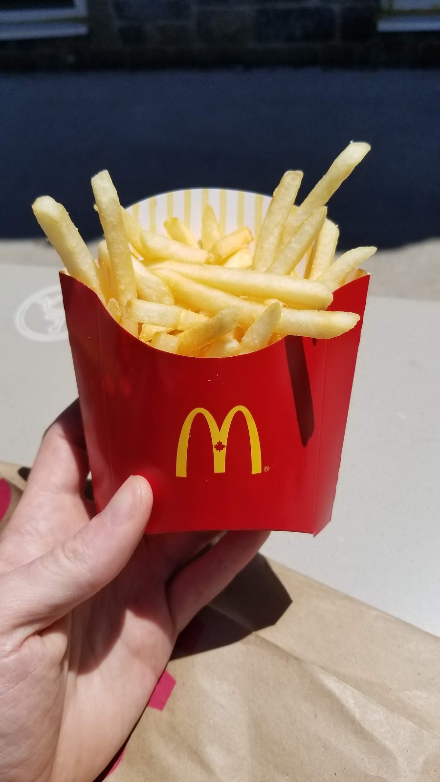McDonalds | 2510 Hampshire Gate, Oakville, ON L6H 6A2, Canada | Phone: (905) 829-1227