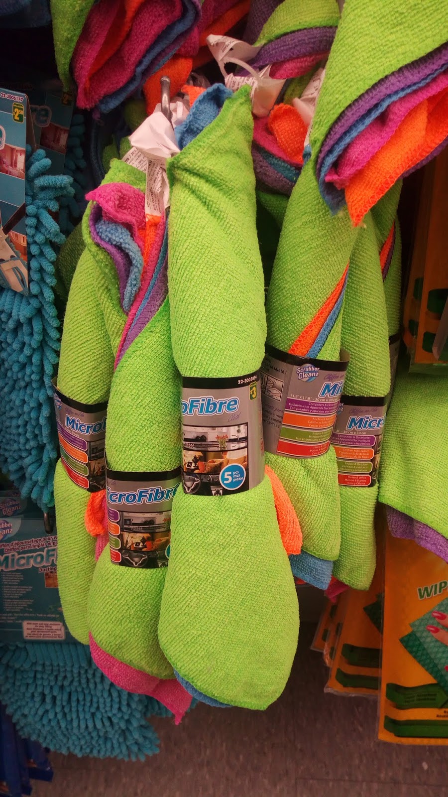Dollarama | 3030 Don Mills Rd E, Toronto, ON M2J 3C1, Canada | Phone: (416) 642-5991