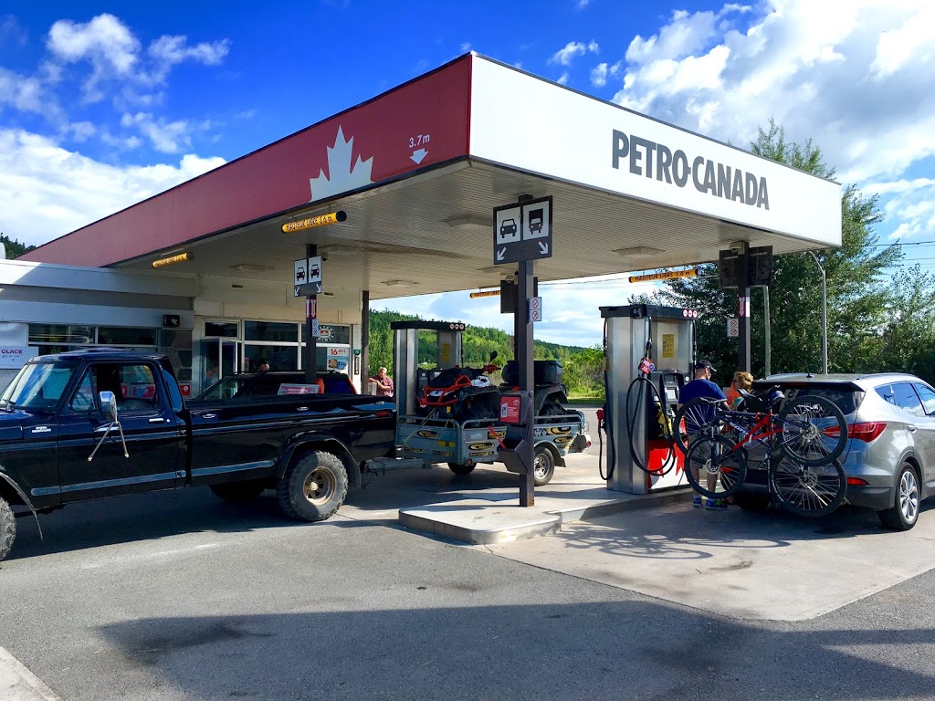 Petro-Canada | 7 Chemin Bellevue O, Cap-Saint-Ignace, QC G0R 1H0, Canada | Phone: (418) 246-2030