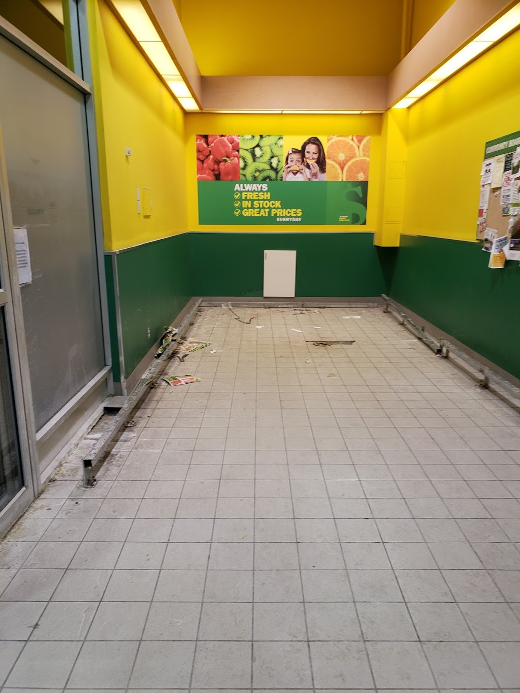 Food Basics 1070 Major Mackenzie Dr E, Richmond Hill, ON L4S 1P3, Canada