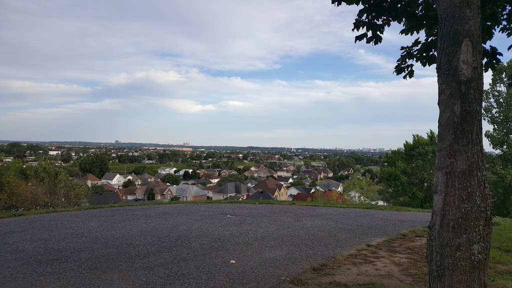 Mont-Luc Park | Rue du Mont-Luc, Gatineau, QC J8V 2T6, Canada