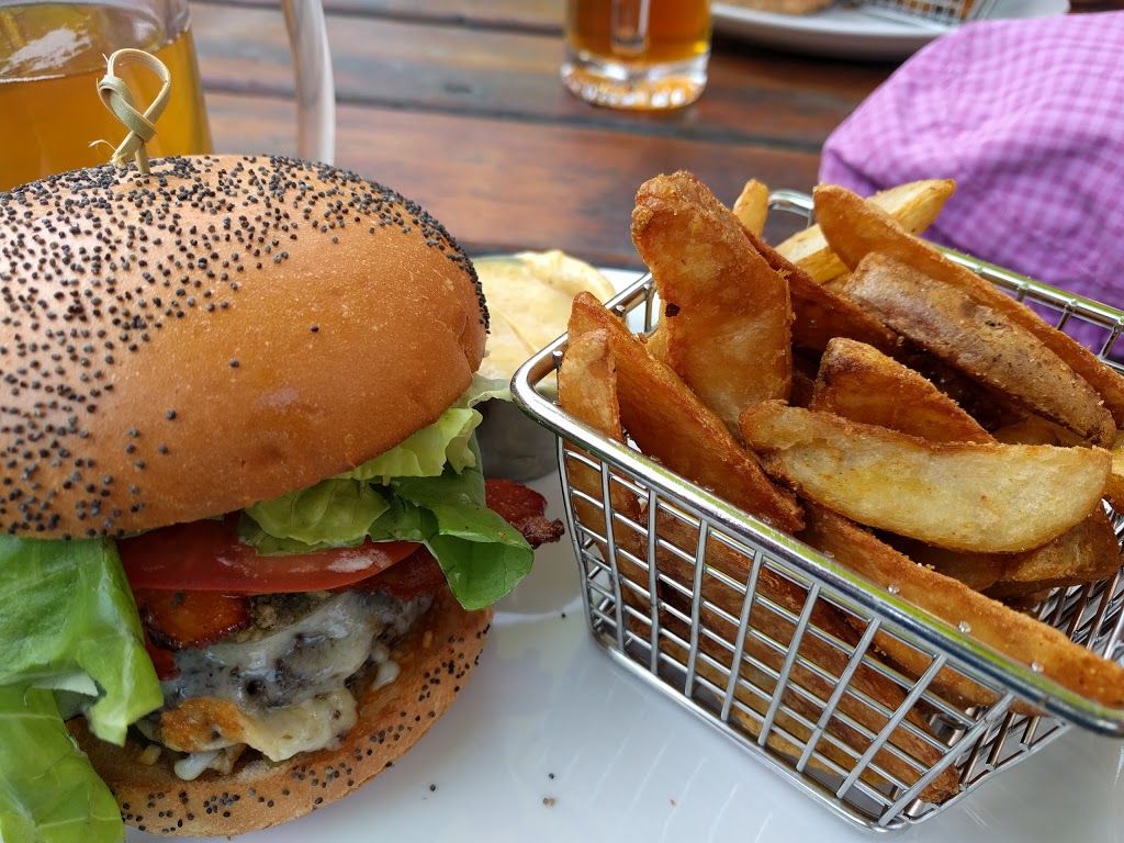 Dustys Bar & BBQ | 2040 London Ln RR 2, Whistler, BC V0N 1B2, Canada | Phone: (604) 905-2171