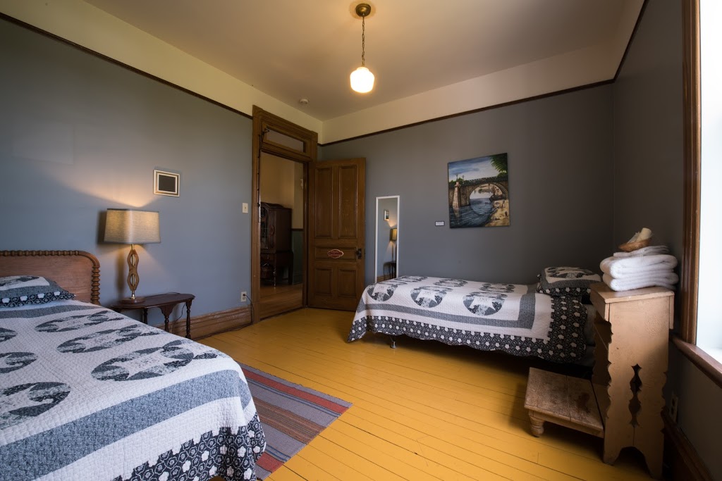 Resto-Gîte Le Lutin Marmiton | 2410 Ave Principale, Saint-Élie-de-Caxton, QC G0X 2N0, Canada | Phone: (819) 221-2150