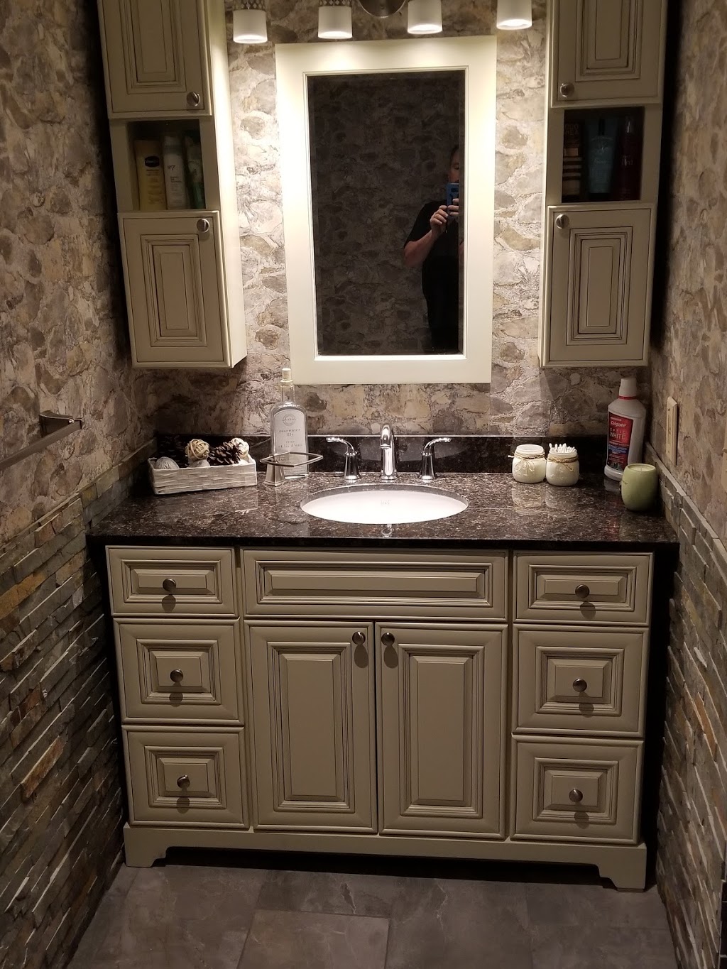 Evon Bathroom & Kitchen Gallery | 105 Lexington Rd, Waterloo, ON N2J 4R7, Canada | Phone: (519) 746-1234