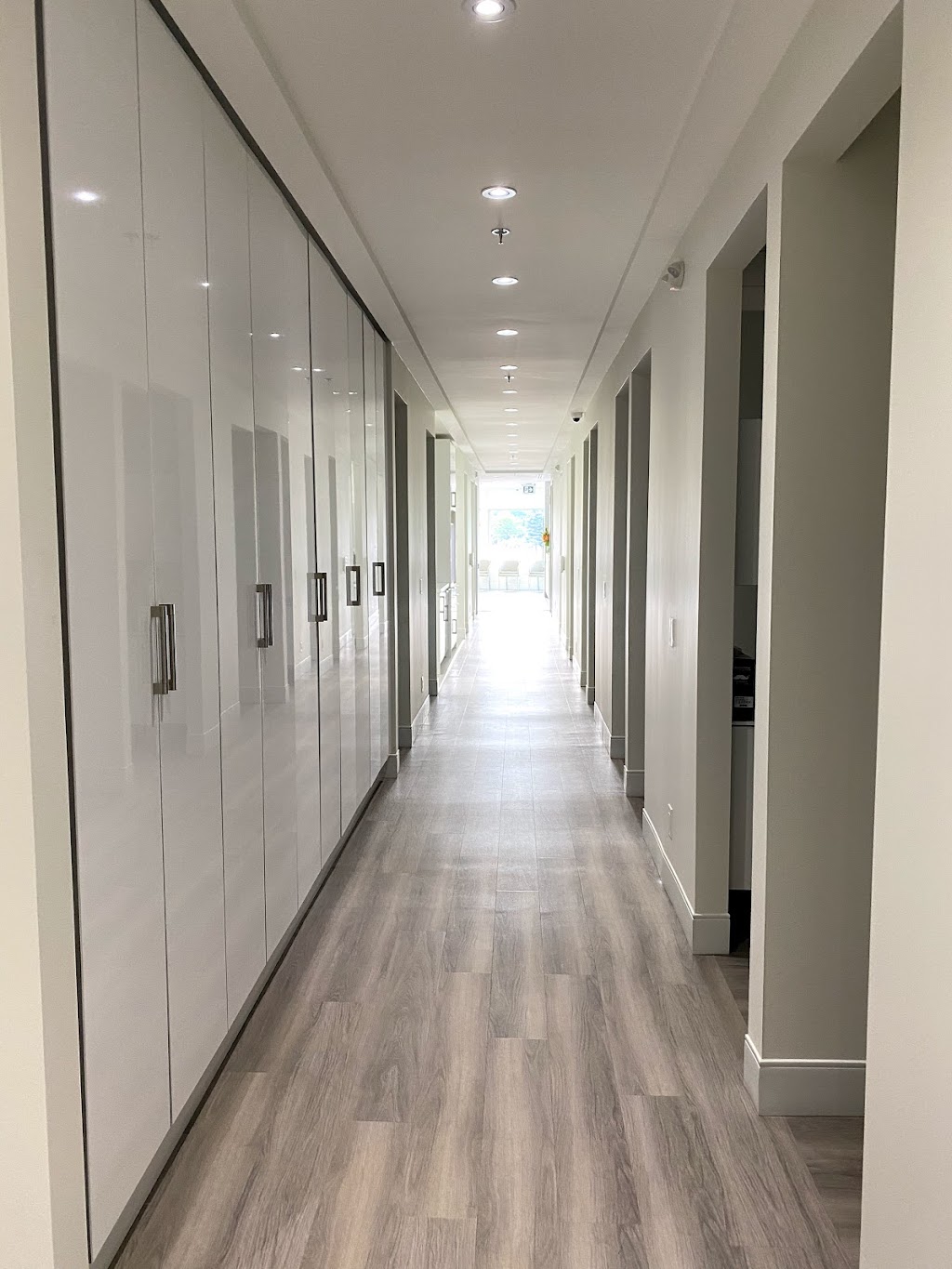 Blossom Smiles Dental | 3235 Fairview St unit 4, Burlington, ON L7N 3L1, Canada | Phone: (289) 812-8278