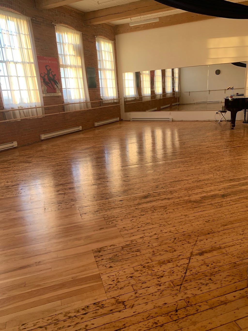 School Ballet Russian | 166 Rue Cowie, Granby, QC J2G 3V3, Canada | Phone: (450) 522-7727