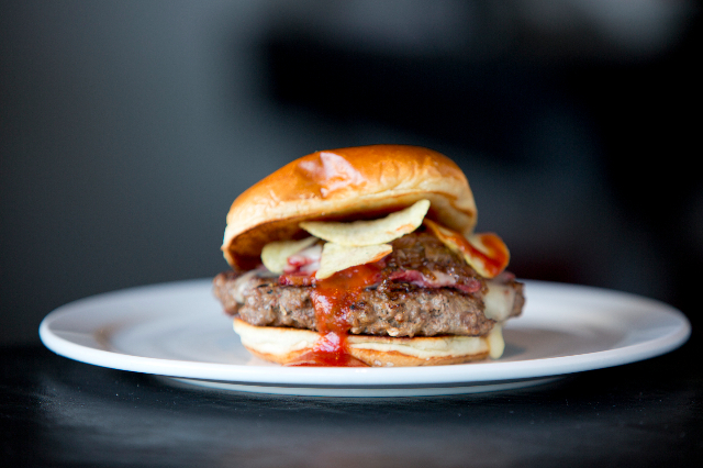 Oakwood Cafe | 660 Osborne St, Winnipeg, MB R3L 2B6, Canada | Phone: (204) 475-4250