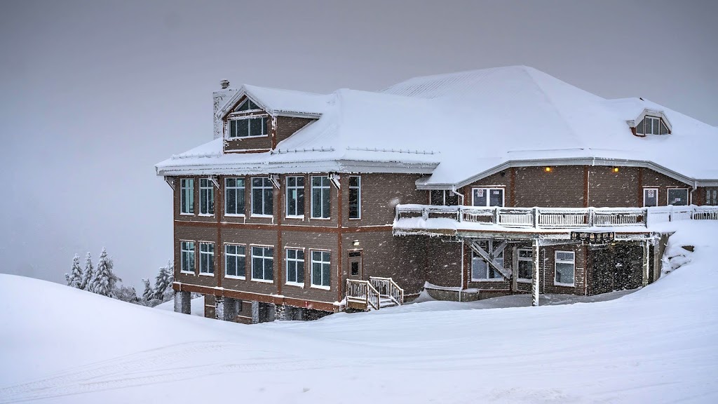 The Grand Manitou | 1000 Chemin des Voyageurs, Mont-Tremblant, QC J8E 1T1, Canada | Phone: (819) 681-3000 ext. 36393