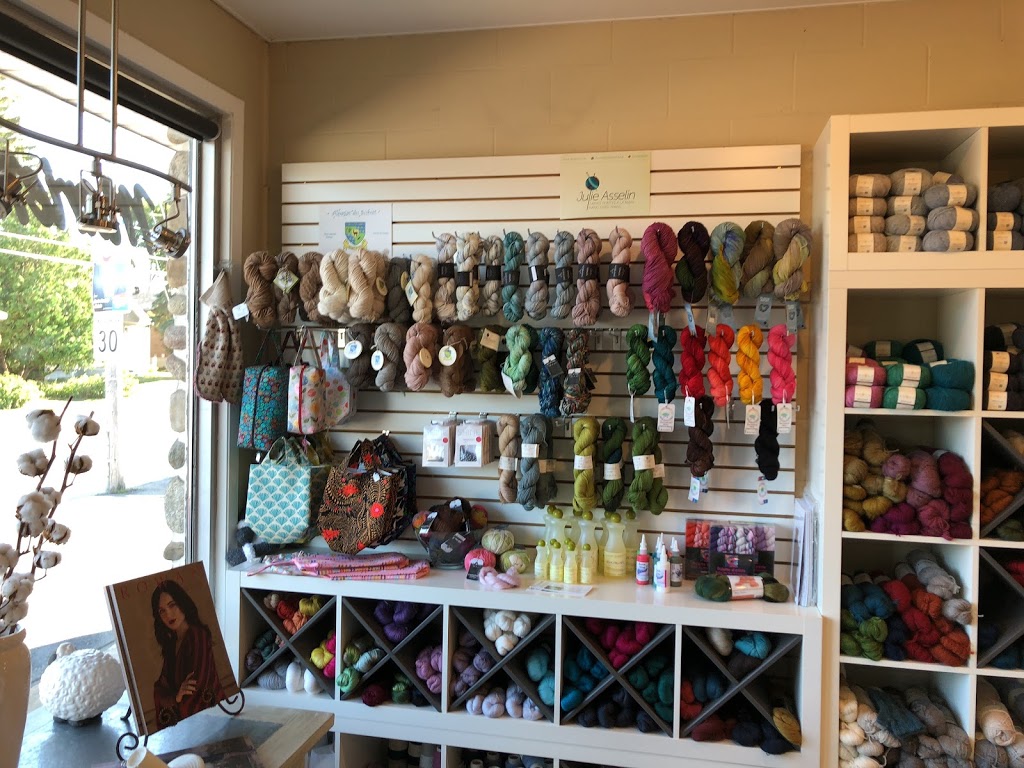 Marie Mode Tricot | 200 Grand Boulevard, LÎle-Perrot, QC J7V 4X1, Canada | Phone: (514) 901-0708