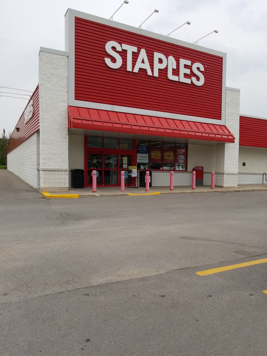 Staples | 4 Banff Rd Unit 101, Uxbridge, ON L9P 1S9, Canada | Phone: (905) 862-2614