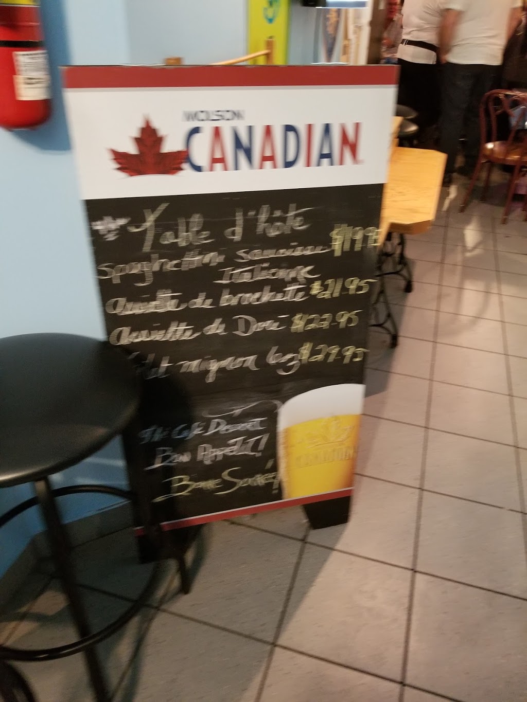 Restaurant Le Giroubelle | 541 Rue de Frontenac, Berthierville, QC J0K 1A0, Canada | Phone: (450) 836-6444