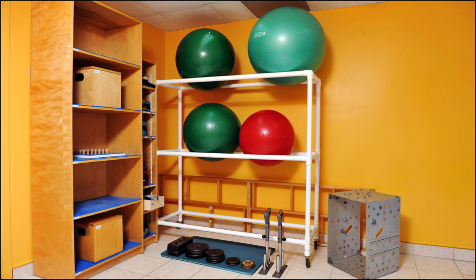 Physiotherapy Clinic Universal Lachine | 3360 Rue Notre Dame bur. 40, Lachine, QC H8T 3E2, Canada | Phone: (514) 637-5313