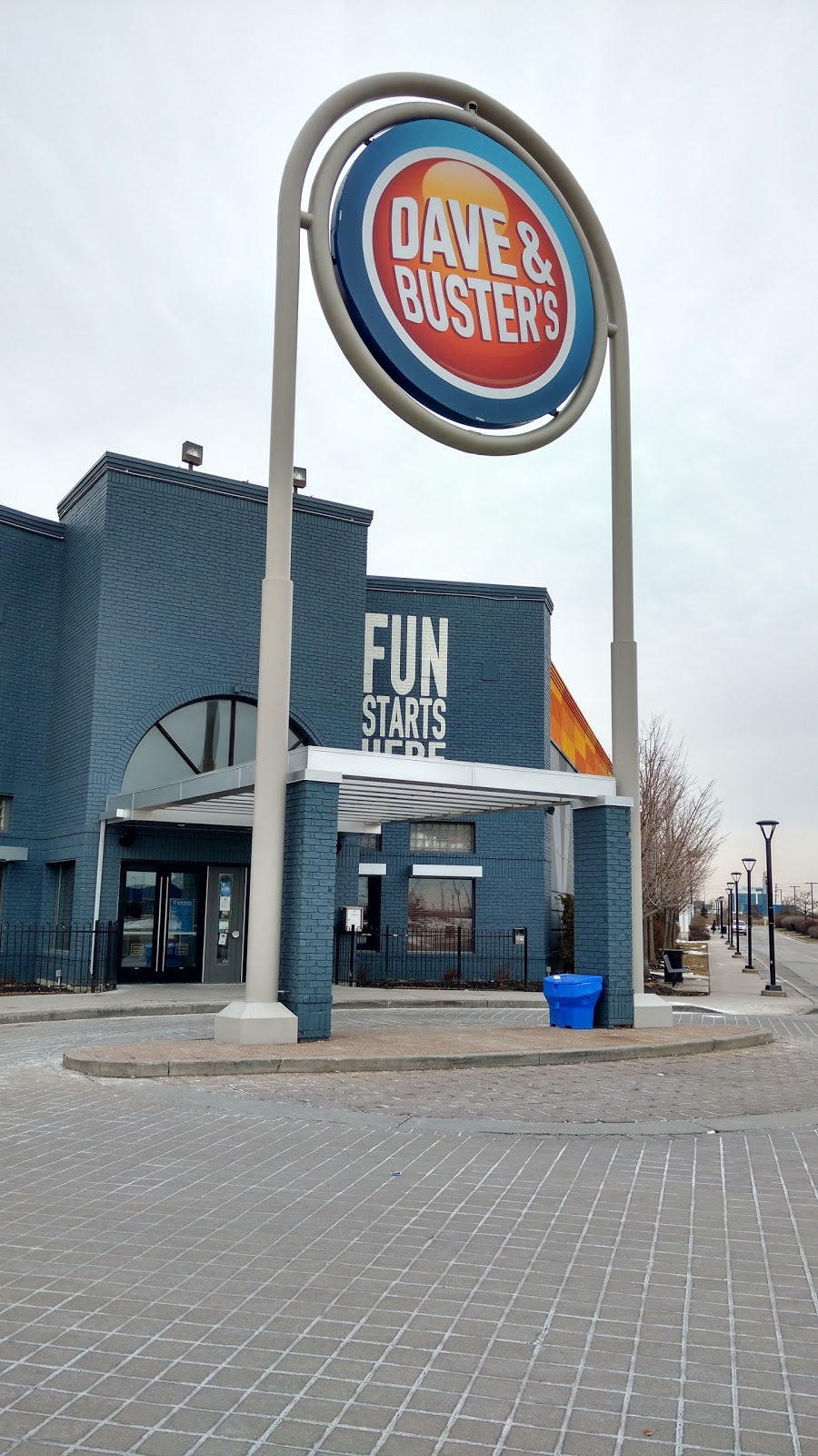 Dave & Busters | 120 Interchange Way, Concord, ON L4K 5C3, Canada | Phone: (905) 760-7600