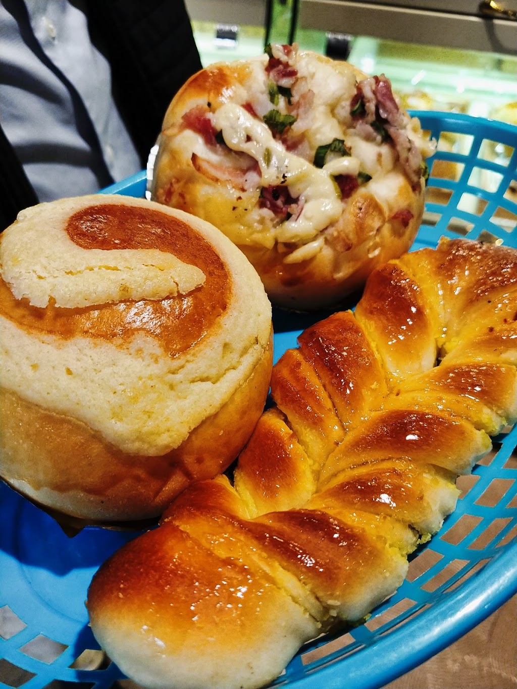 Aromaz Bakery | 2301 Brimley Rd, Scarborough, ON M1S 5B8, Canada | Phone: (416) 321-3232