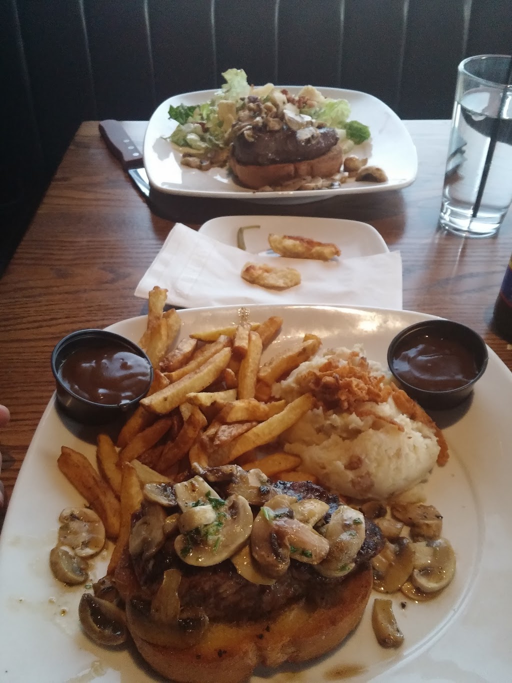 Original Joes Restaurant & Bar | 3681 Portage Ave, Winnipeg, MB R3K 2G6, Canada | Phone: (204) 897-7490