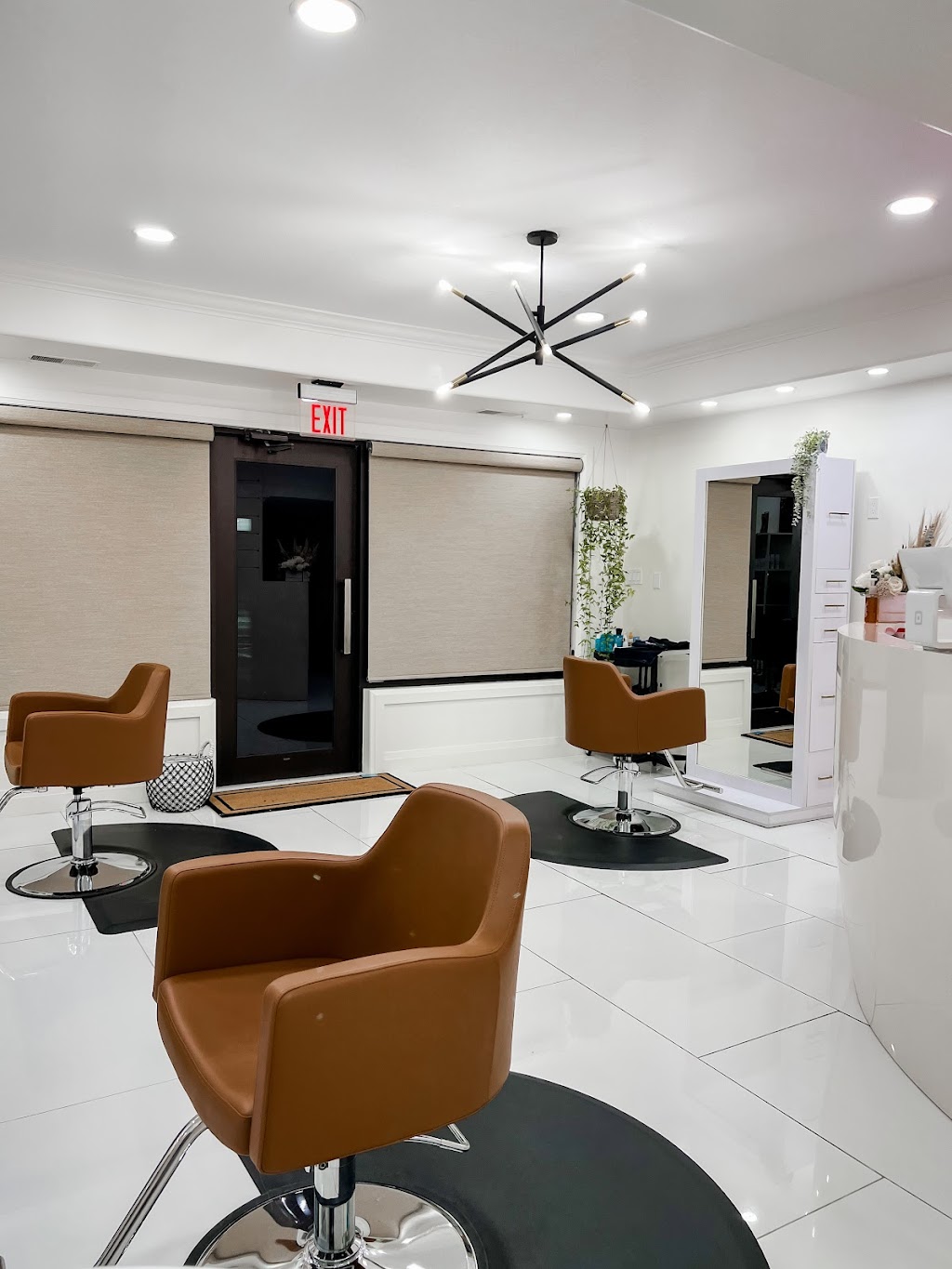 The blonding room | 21578 Richmond St, Arva, ON N0M 1C0, Canada | Phone: (519) 854-6330