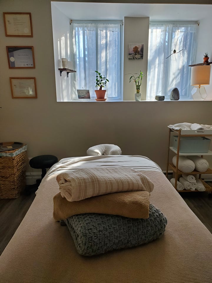 Brigitte Lavallée Gagnon Massothérapeute | 3402 Rue St-Hubert, Montréal, QC H2L 3Z7, Canada | Phone: (438) 885-2336