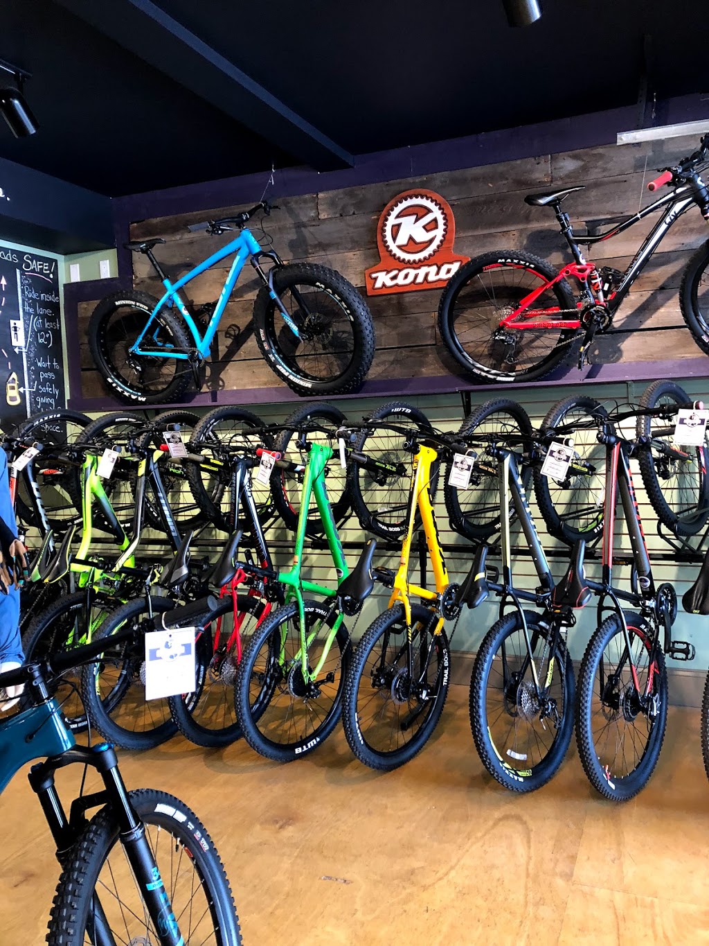 Ecclestone Cycle and Swim | 230 Ecclestone Dr, Bracebridge, ON P1L 1G4, Canada | Phone: (705) 645-1166