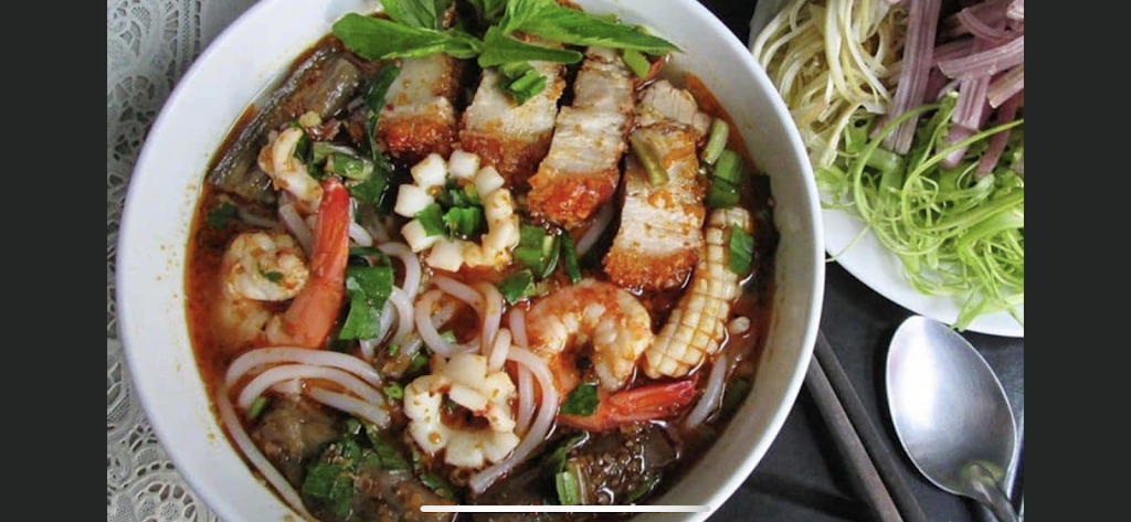 Pho Binh Minh | 5790 203 St, Langley, BC V3A 1W3, Canada | Phone: (604) 533-6938