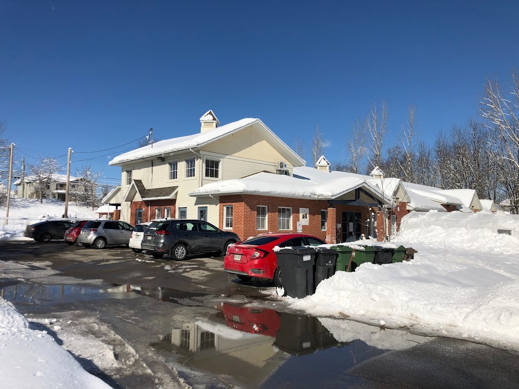 Petite Ardoise (La) | 10 Rue des Bernaches, Rosemère, QC J7A 4Z3, Canada | Phone: (450) 437-8040