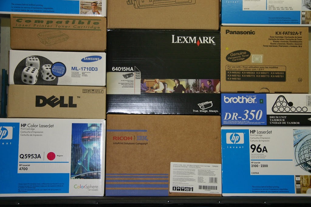 Toner Circle | 293 Briar Hill Ave, Toronto, ON M4R 1J3, Canada | Phone: (416) 755-3456