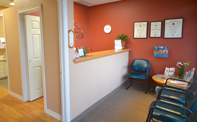 Verroche Denture Clinic | 284 Geneva St, St. Catharines, ON L2N 2E8, Canada | Phone: (905) 937-6060
