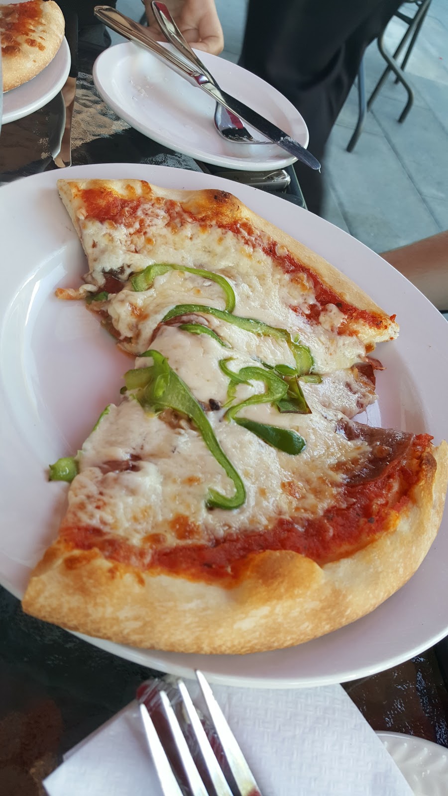 Piazza Romana | 339 Chemin du Bord-du-Lac, Pointe-Claire, QC H9S 4L6, Canada | Phone: (514) 697-3593