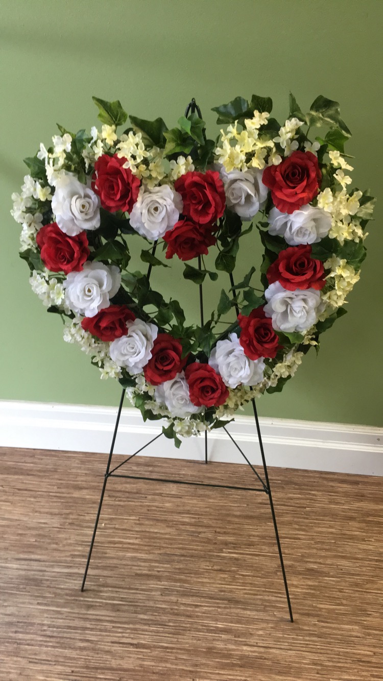 Applewood Village Florist | 1077 N Service Rd Unit #16, Mississauga, ON L4Y 1A6, Canada | Phone: (905) 279-7673