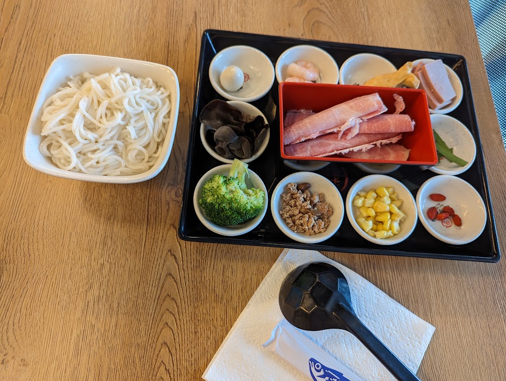 YUNNAN Nouilles de Riz West Island 十秒到过桥米线西岛店 | 4291 Boul. Saint-Jean, Dollard-des-Ormeaux, QC H9G 2R4, Canada | Phone: (514) 675-1585