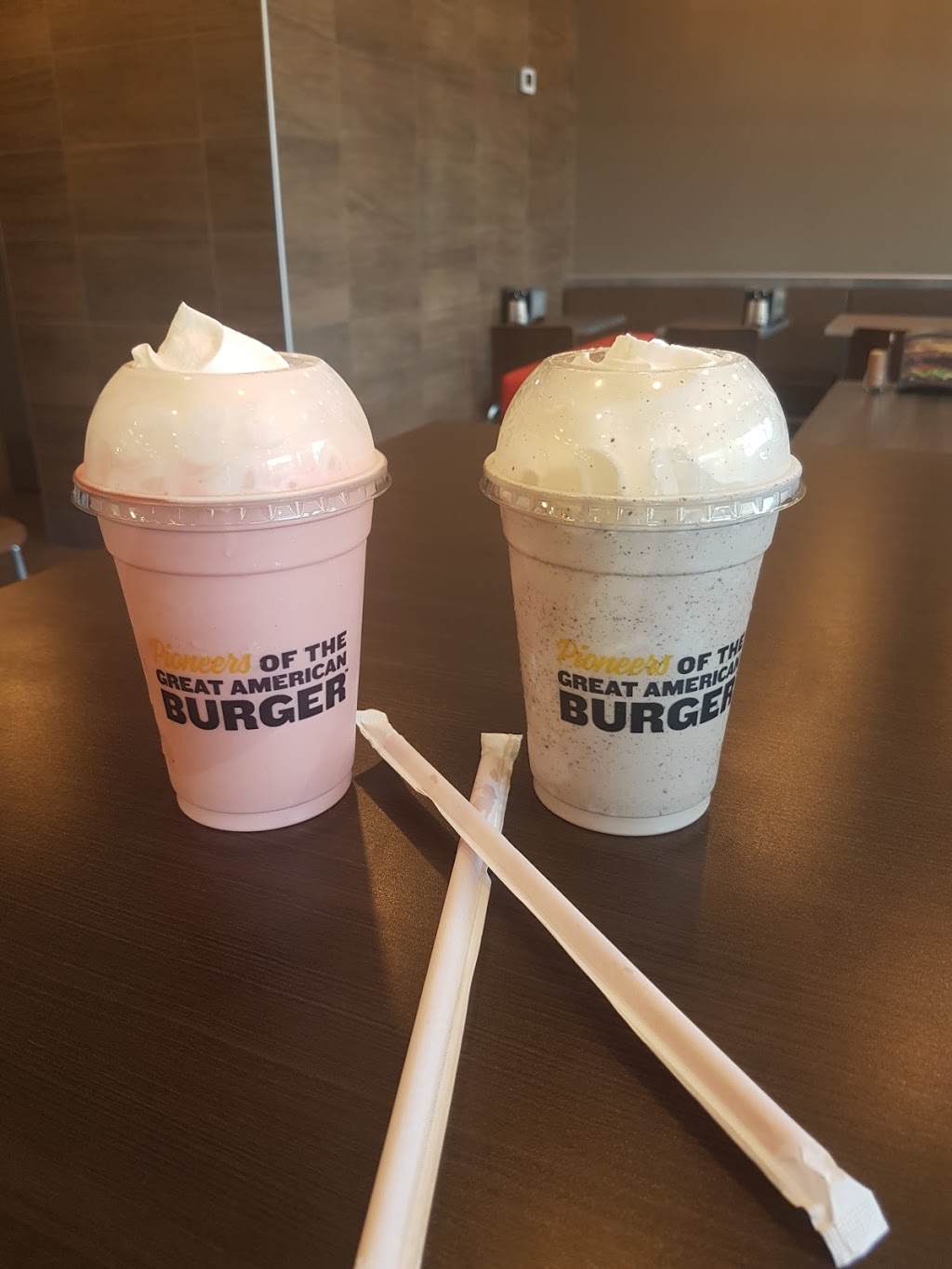 Carls Jr. | 32650 S Fraser Way, Abbotsford, BC V2T 4W2, Canada | Phone: (604) 746-9944