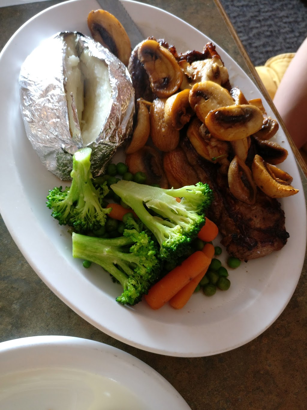 Wishbone Restaurant Steakhouse | 15035 Peel Regional Rd 50, Bolton, ON L7E 3H9, Canada | Phone: (905) 857-1019