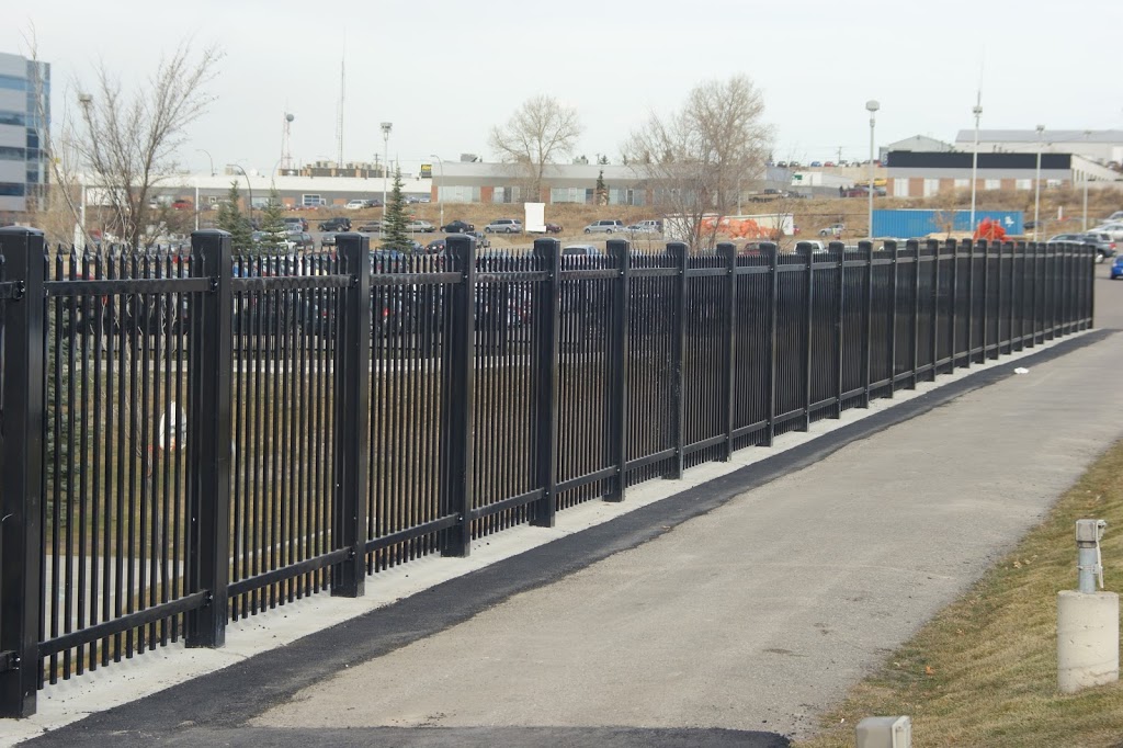 The Fence Store | 2800 107 Ave SE #122, Calgary, AB T2Z 3R7, Canada | Phone: (403) 240-4269