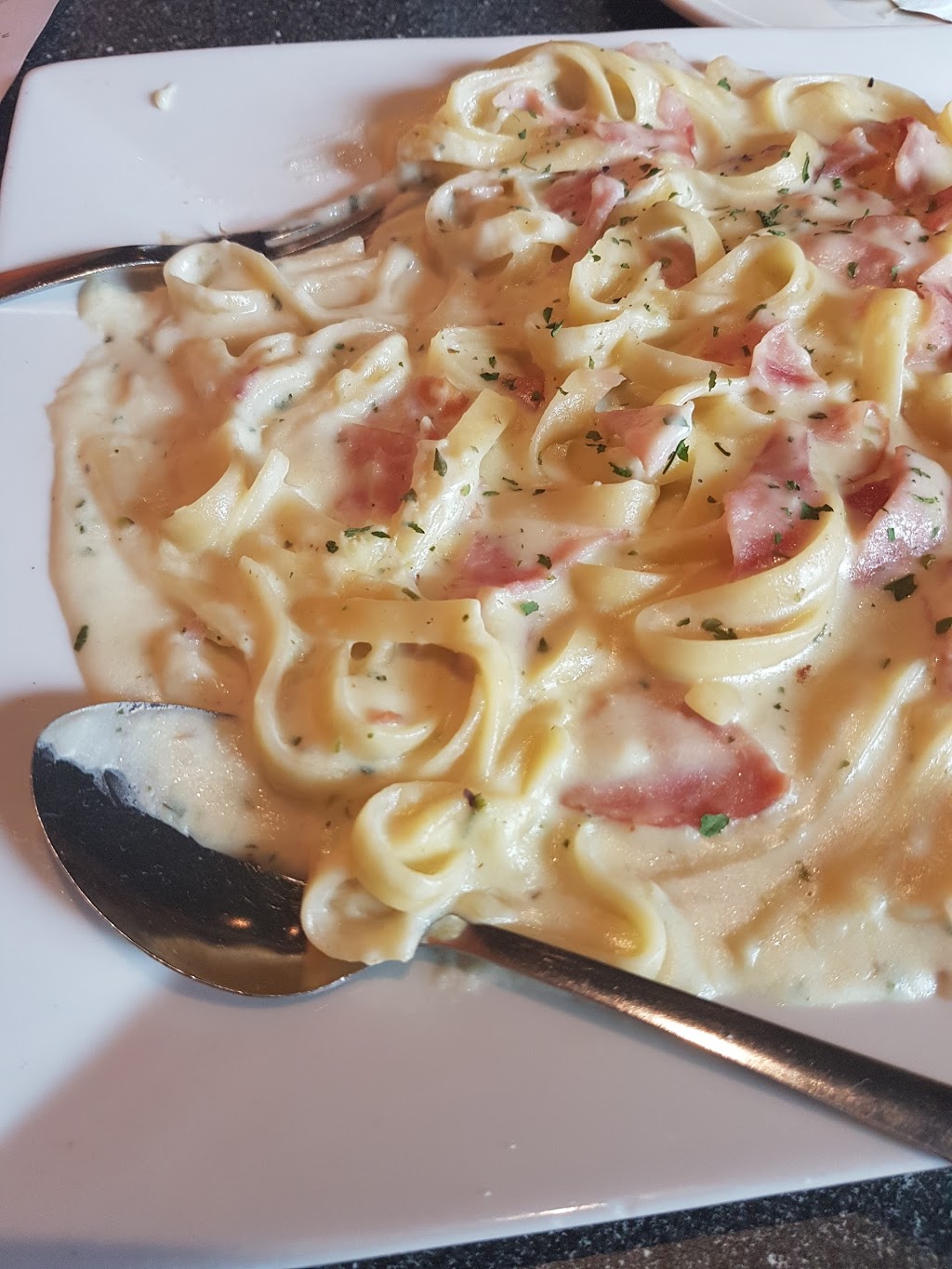 Paradise Restaurant | 662 Leila Ave, Winnipeg, MB R2V 3N7, Canada | Phone: (204) 338-4659