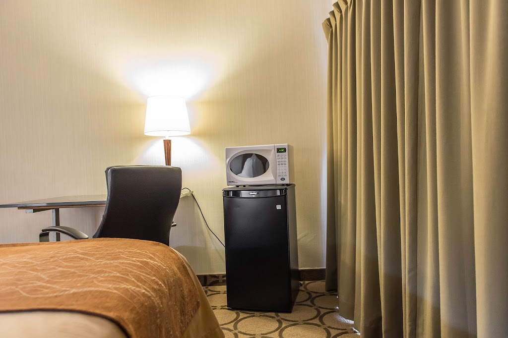 Comfort Inn | 959 Pembroke St E, Pembroke, ON K8A 3M3, Canada | Phone: (613) 735-1057