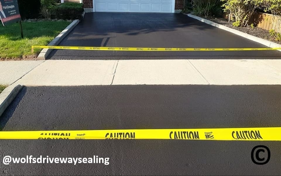 Wolfs Driveway Sealing | 2250 Homelands Dr, Mississauga, ON L5K 1G8, Canada | Phone: (416) 655-4133