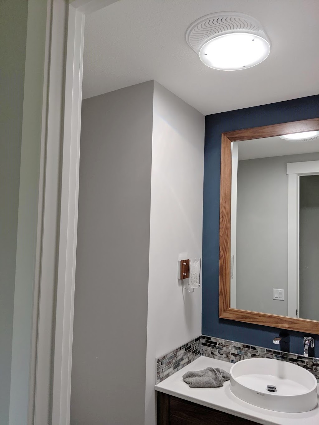 Lightco Solar Systems | 5056 11 St SE, Calgary, AB T2H 2Y5, Canada | Phone: (403) 863-4878